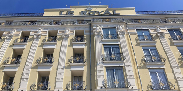 Coup de cœur niçois pour cet hôtel 3 étoiles avec terrasse, au cœur du carré d’or